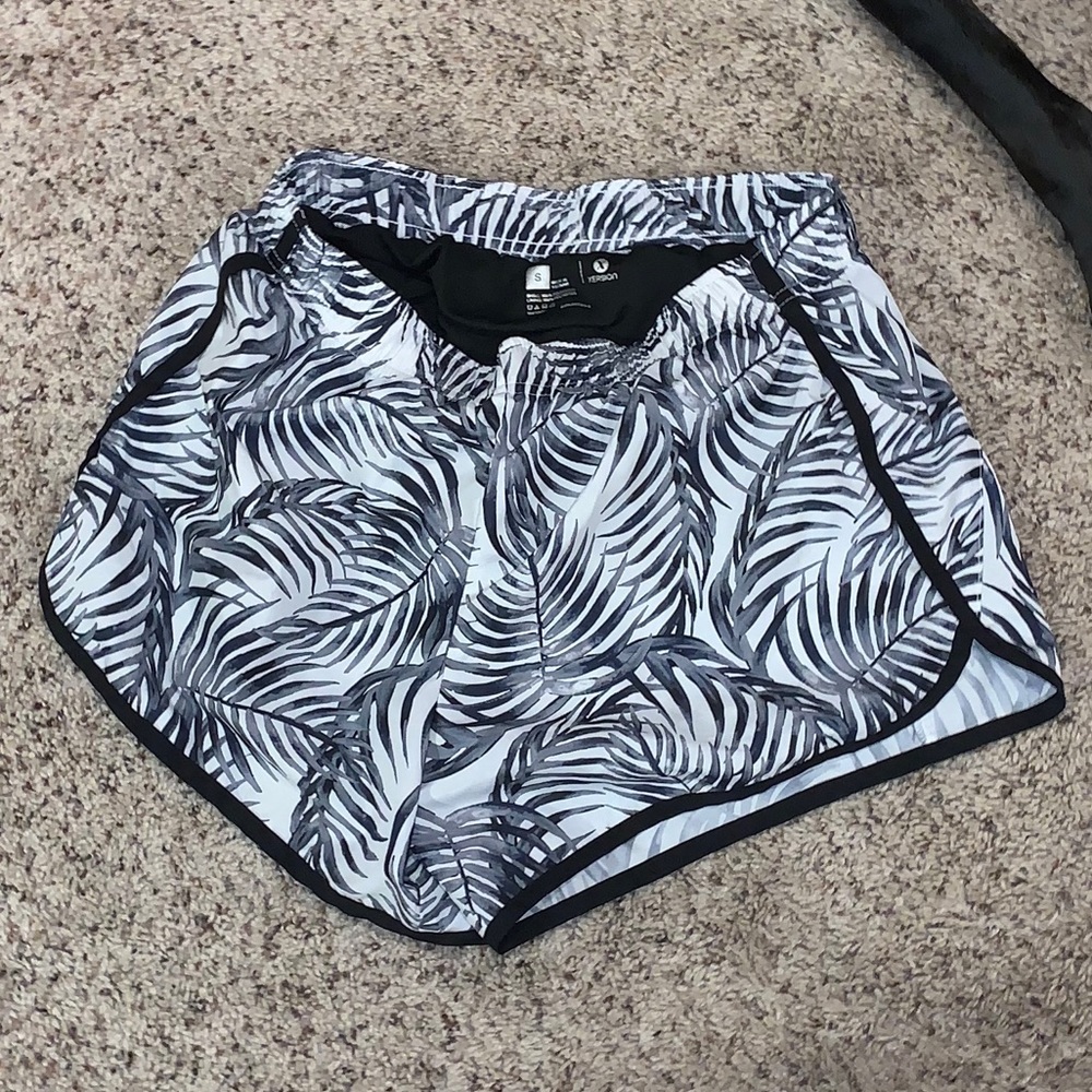 black and white palm tree print athletic shorts
